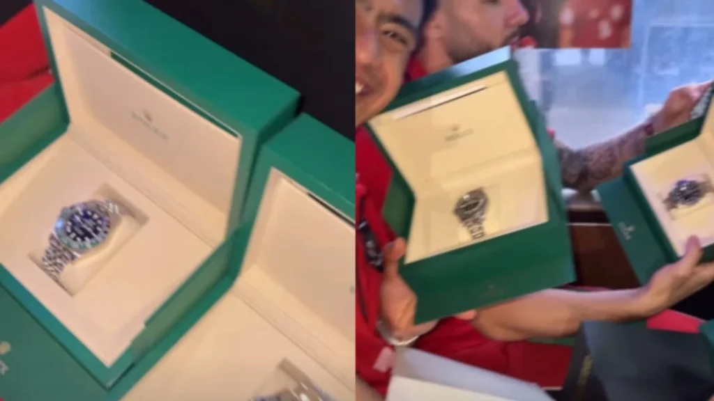 Pemberian Hadiah Jam Tangan oleh Presiden kepada Timnas Indonesia