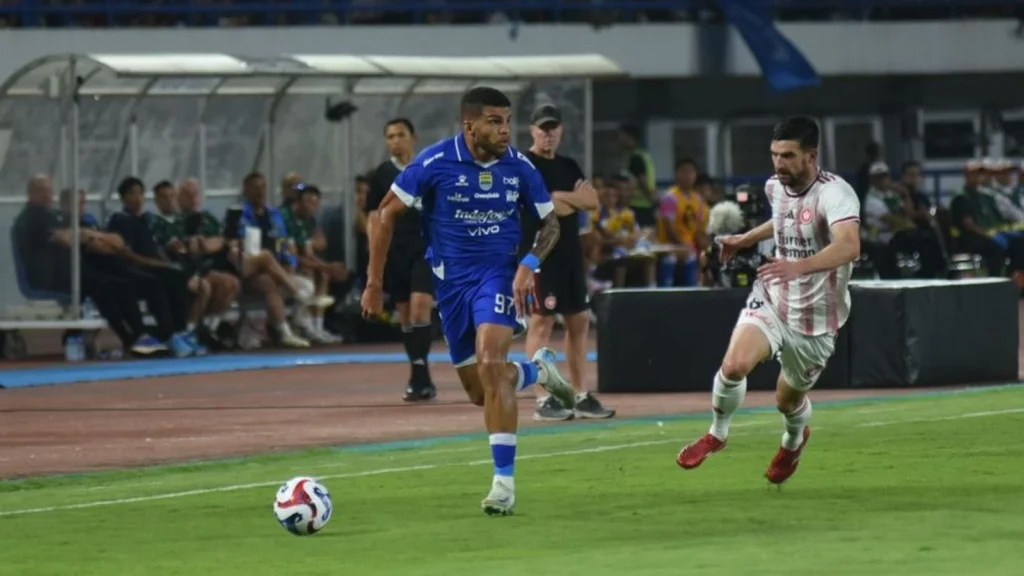 Persib Bandung Raih Kemenangan Tipis Namun Kehilangan Pemain Kunci Akibat Cedera